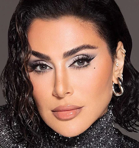 عدسات ديفا الملونة